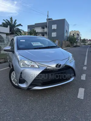 Toyota Vitz 1.3 FWD 5dr 2017 Silver
