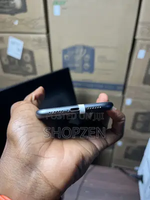 Apple iPhone 11 64 GB Black