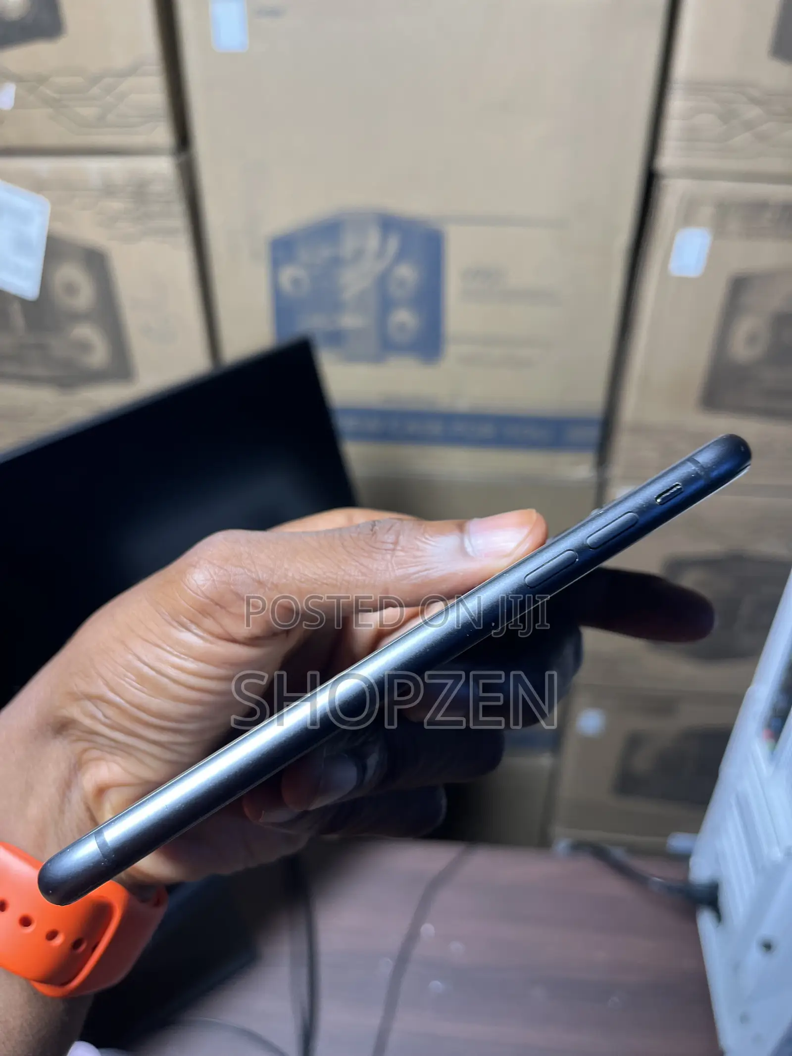 Apple iPhone 11 64 GB Black