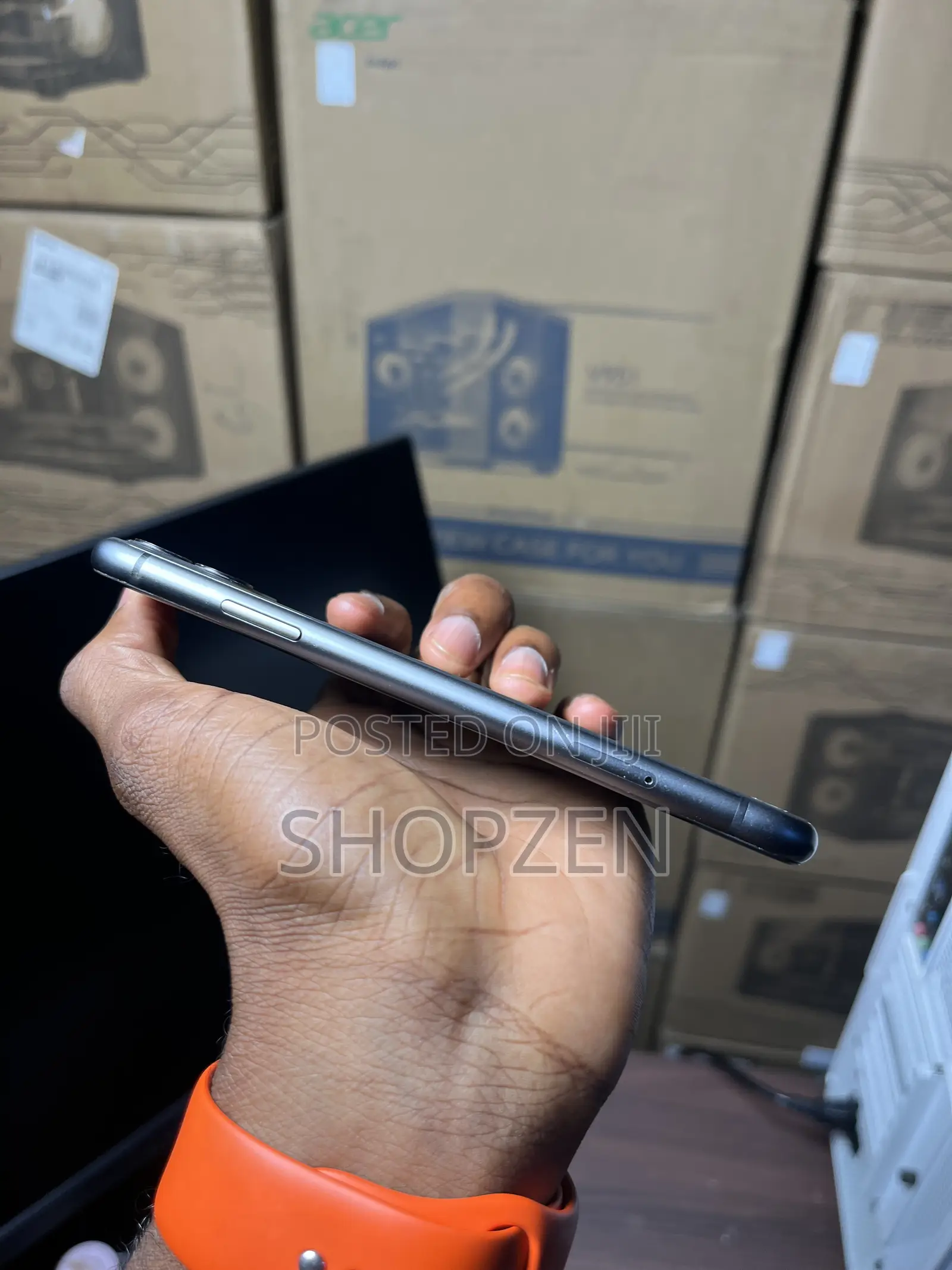 Apple iPhone 11 64 GB Black
