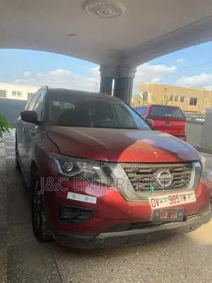 Nissan Pathfinder SV 4x4 2018 Red