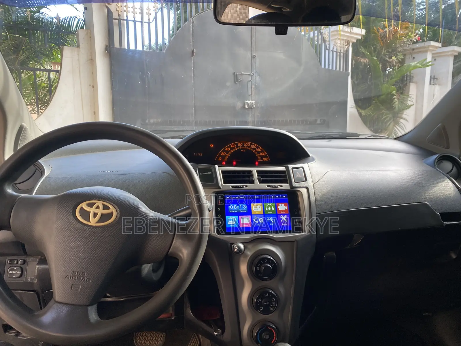 Toyota Vitz 1.3 AWD 5dr 2010 Gray