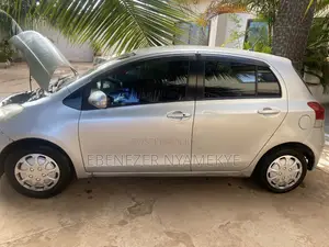 Toyota Vitz 1.3 AWD 5dr 2010 Gray