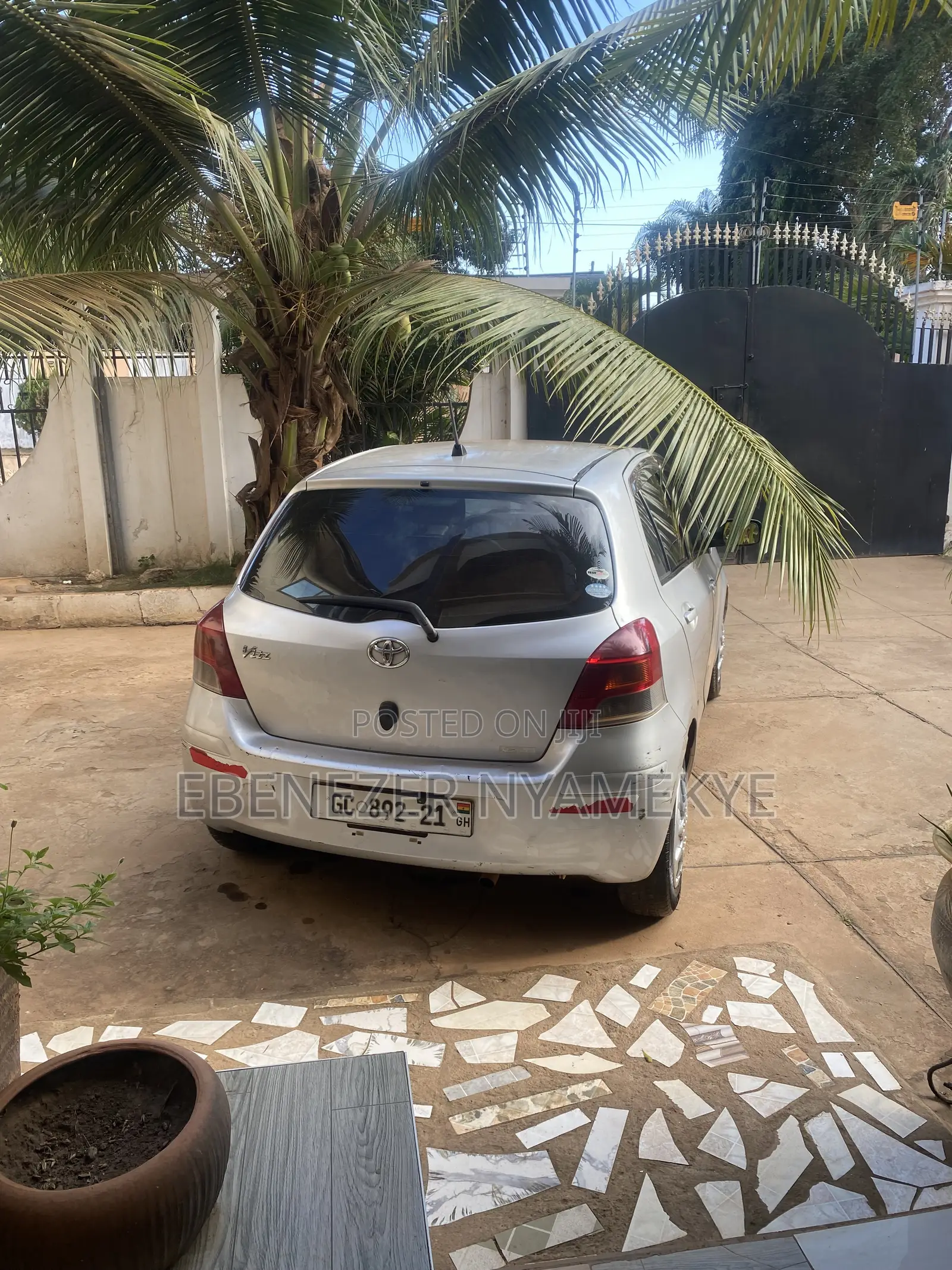 Toyota Vitz 1.3 AWD 5dr 2010 Gray