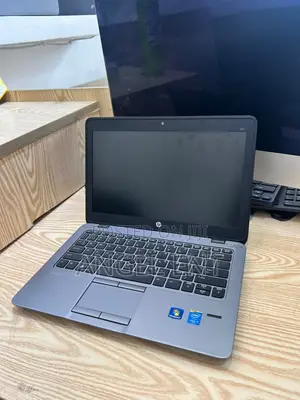 Laptop HP EliteBook 820 G1 8GB Intel Core i5 HDD+SSD 700GB