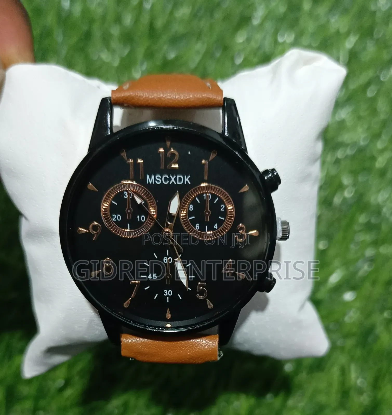 Casual and Fashionable Quartz Wristwatch