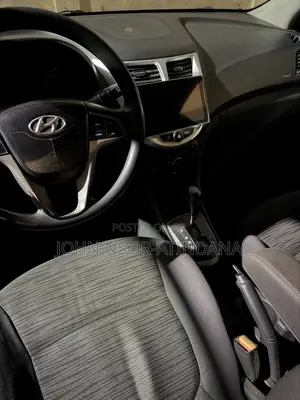 Hyundai Accent SE Hatchback 2017 Blue