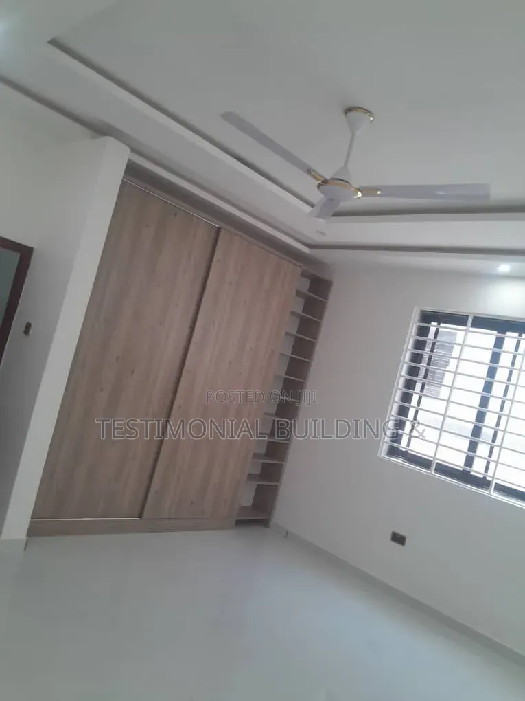 3bdrm House in Testimonial Building, Ghana Flag for sale