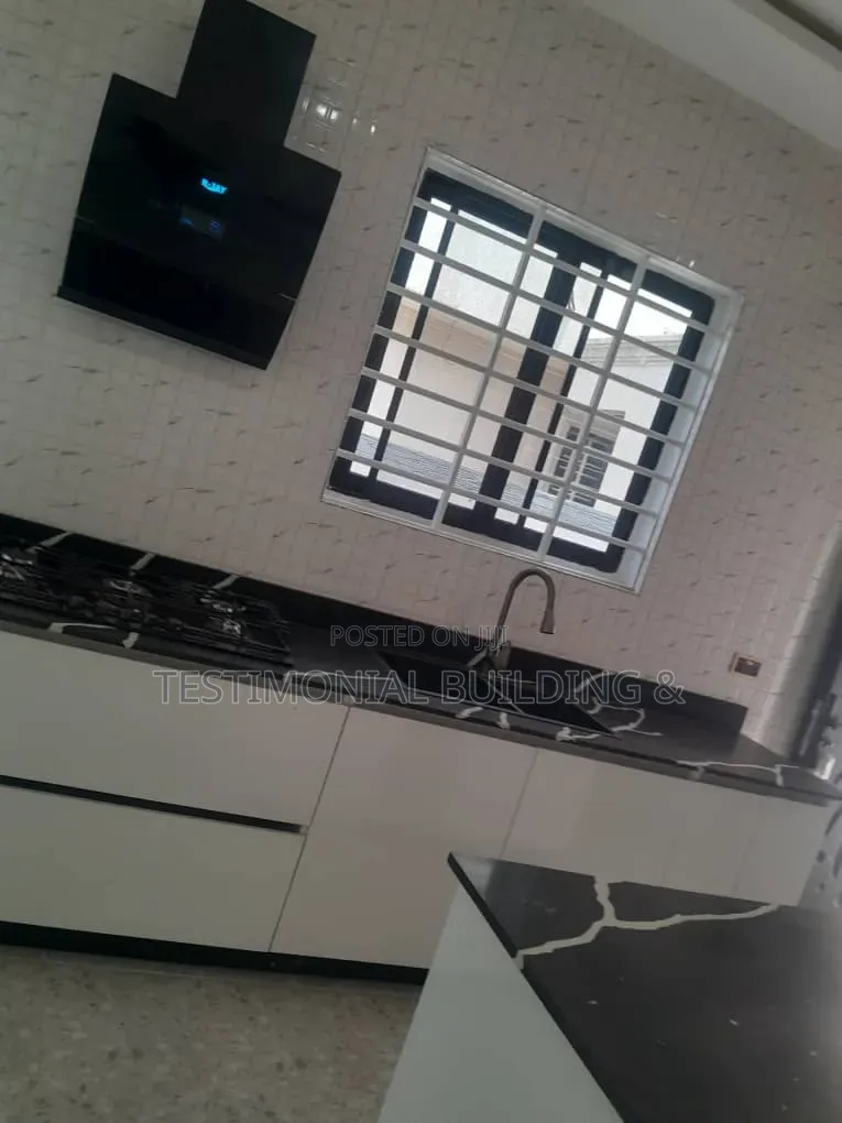 3bdrm House in Testimonial Building, Ghana Flag for sale