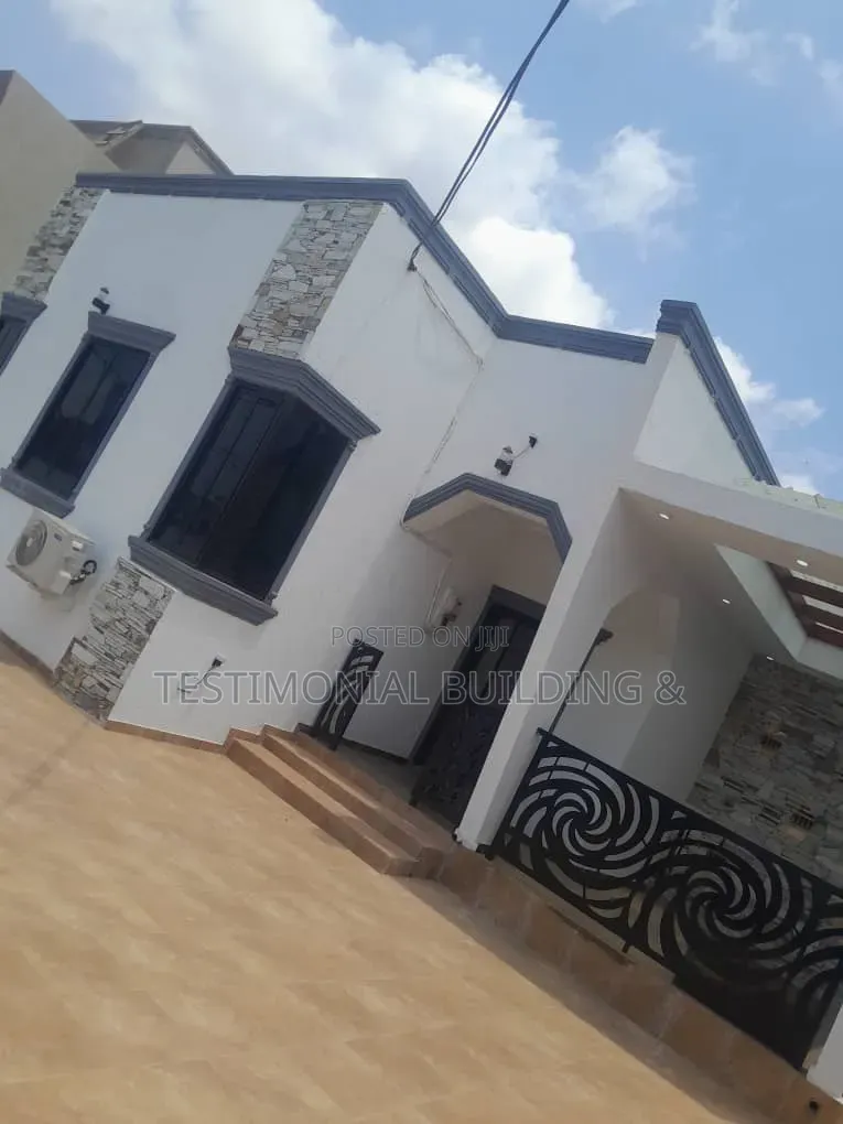 3bdrm House in Testimonial Building, Ghana Flag for sale