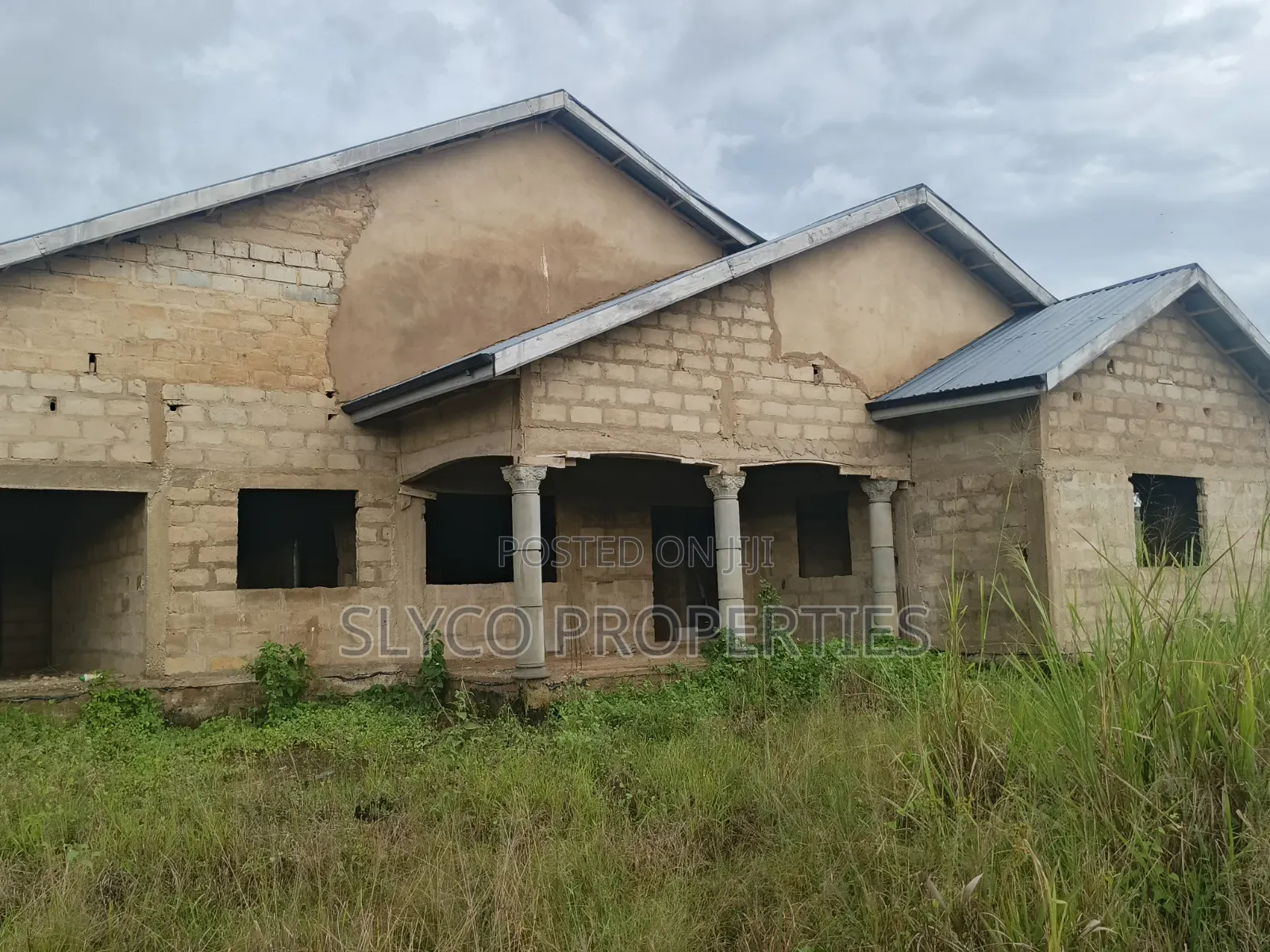 4bdrm House in Fcb Estate, New-Juaben Municipal for sale