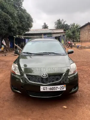 Toyota Yaris 1.5 2009 Green