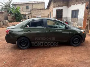 Toyota Yaris 1.5 2009 Green