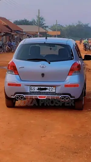 Toyota Vitz 1.3 FWD 3dr 2010 Silver
