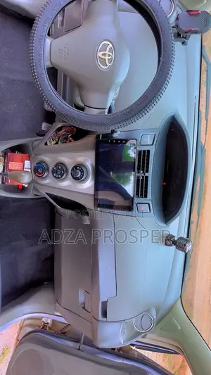 Toyota Vitz 1.3 FWD 3dr 2010 Silver
