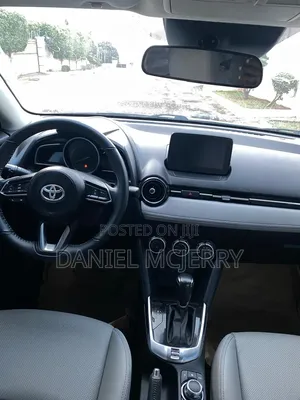 Toyota Yaris 2020 Blue