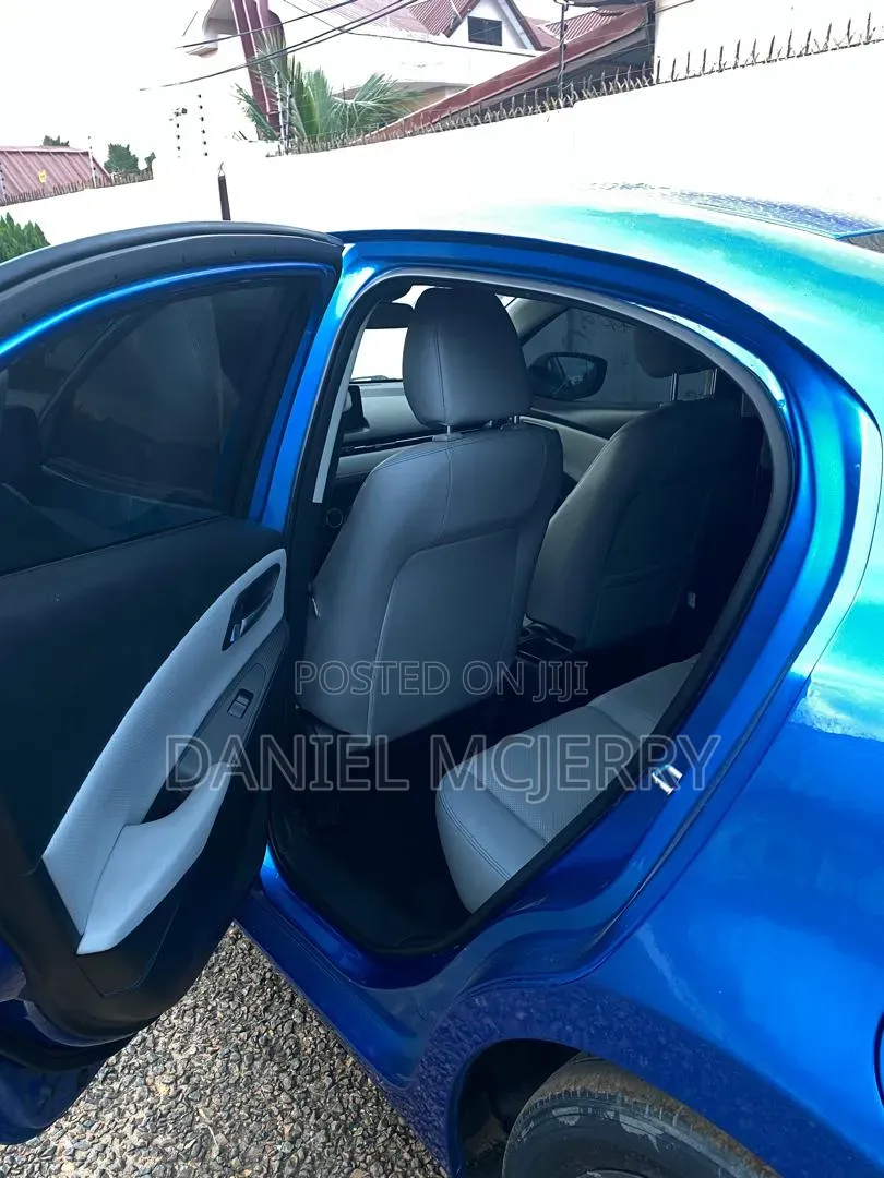 Toyota Yaris 2020 Blue