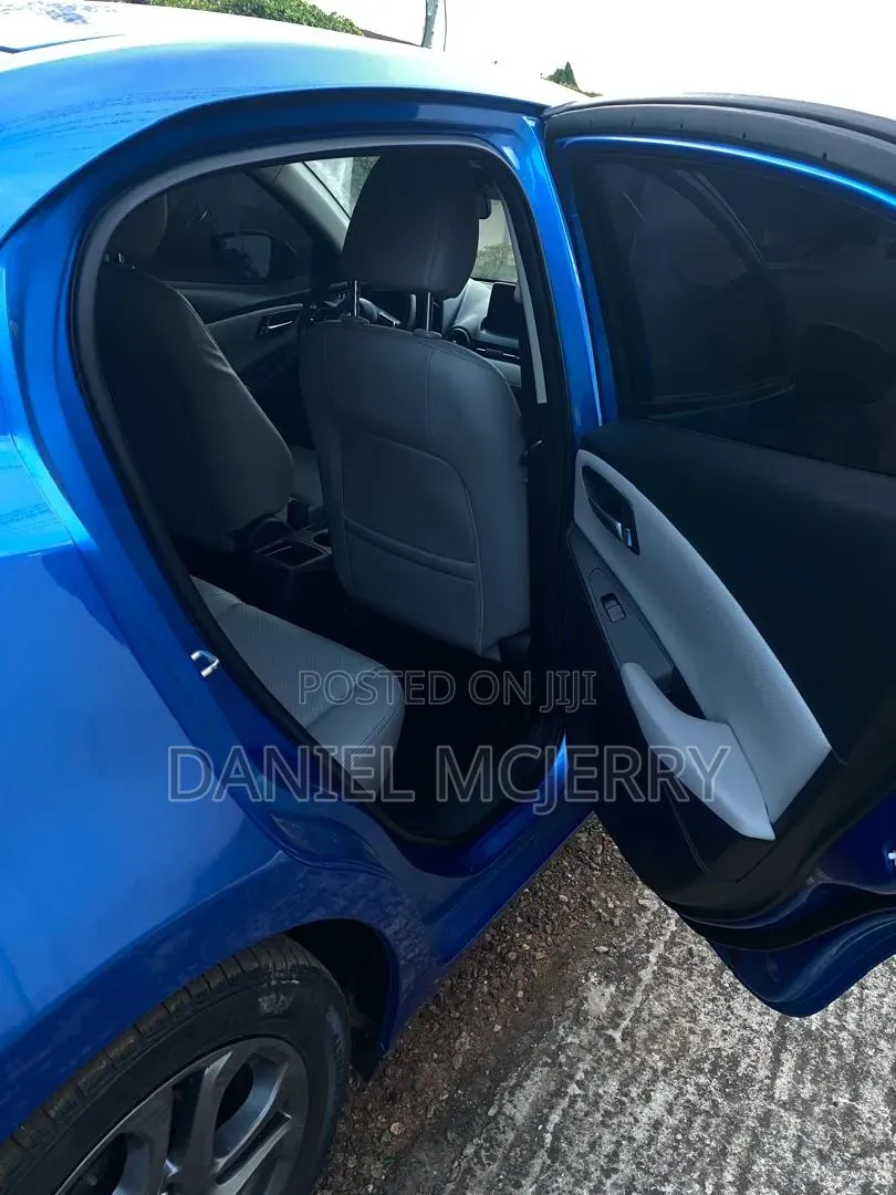 Toyota Yaris 2020 Blue