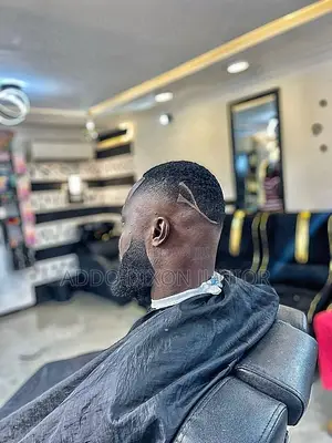 Unisex Saloon