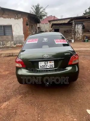 Toyota Yaris 1.5 2009 Green