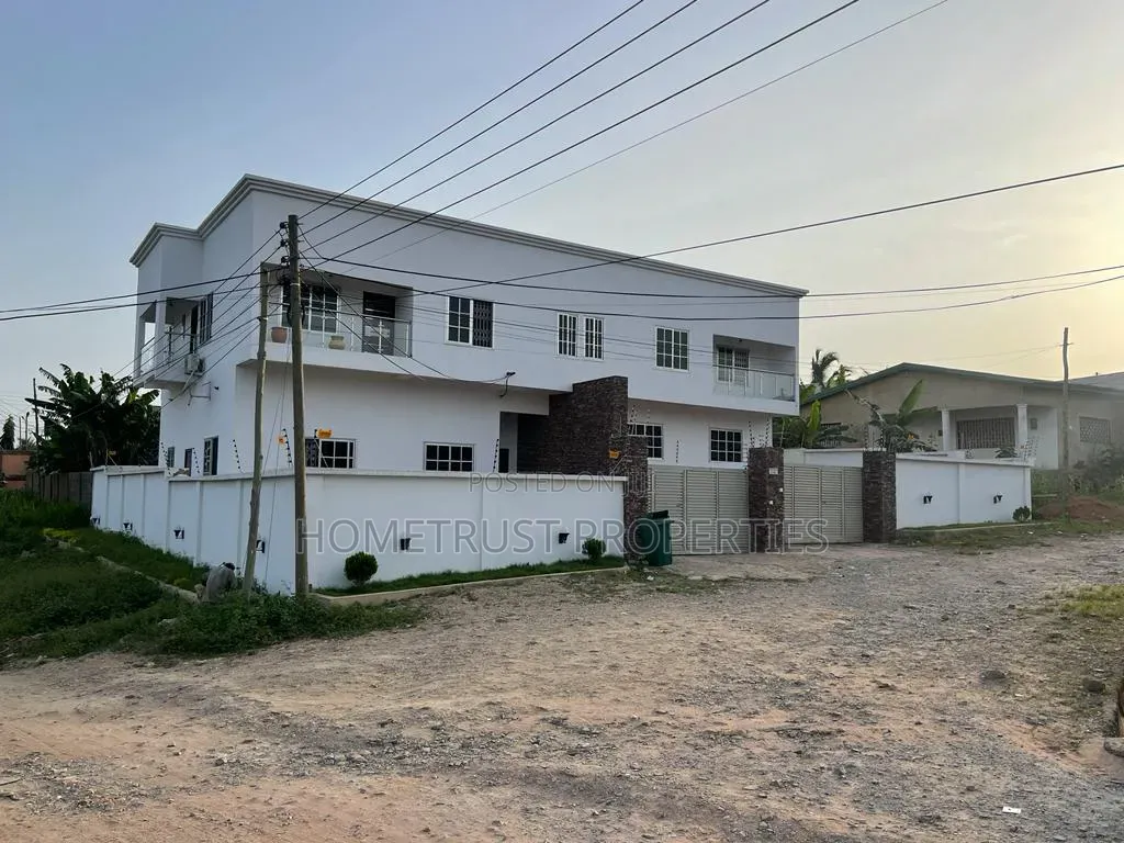 4bdrm Duplex in Kwabenya Acp for rent