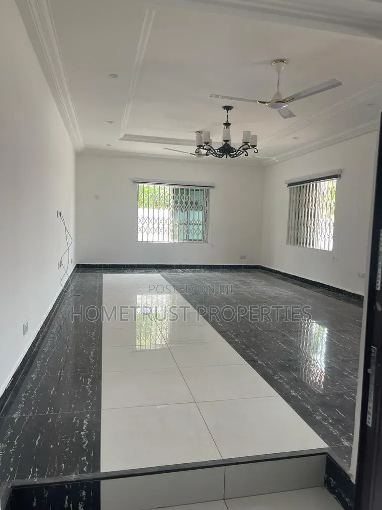 4bdrm Duplex in Kwabenya Acp for rent