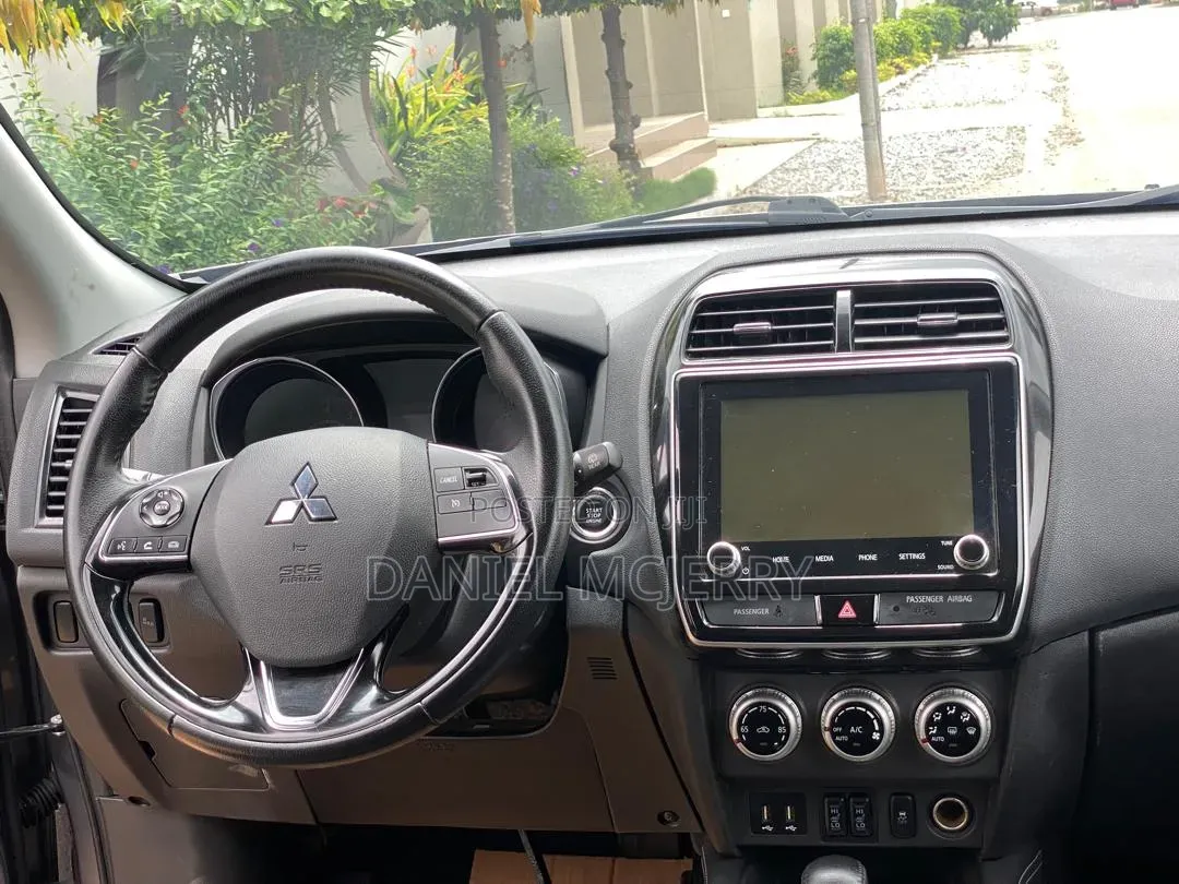 Mitsubishi Outlander 2019 Brown