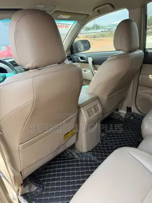 Toyota Highlander SE 2012 Black