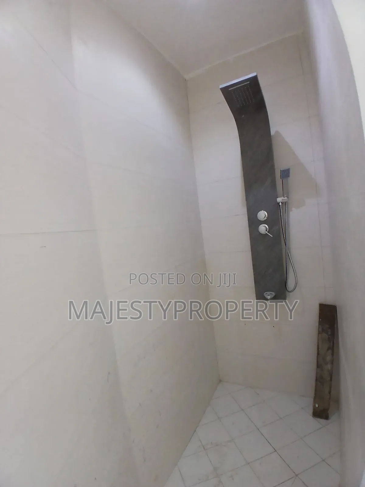 2bdrm House in Ashaley Botwe School for sale