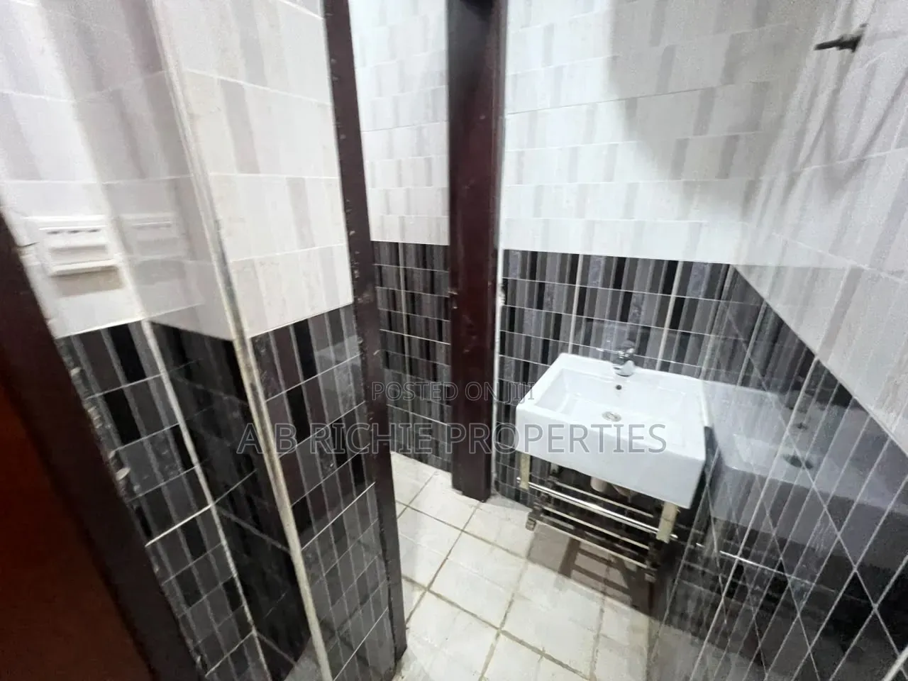 3bdrm Apartment in Ab Richie Properties, Tseaddo for rent