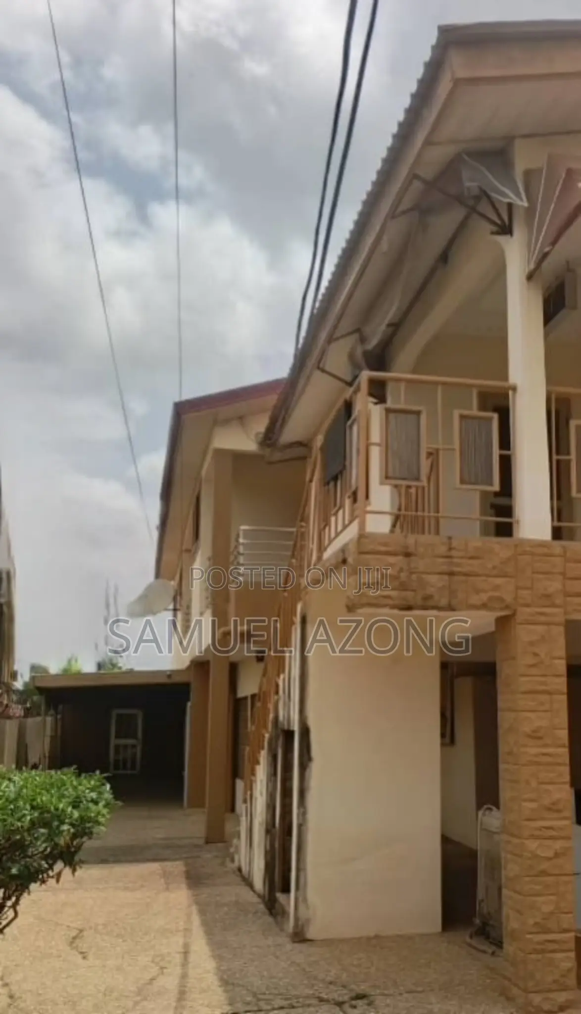 8bdrm House in Dansoman Estate, Round About for sale