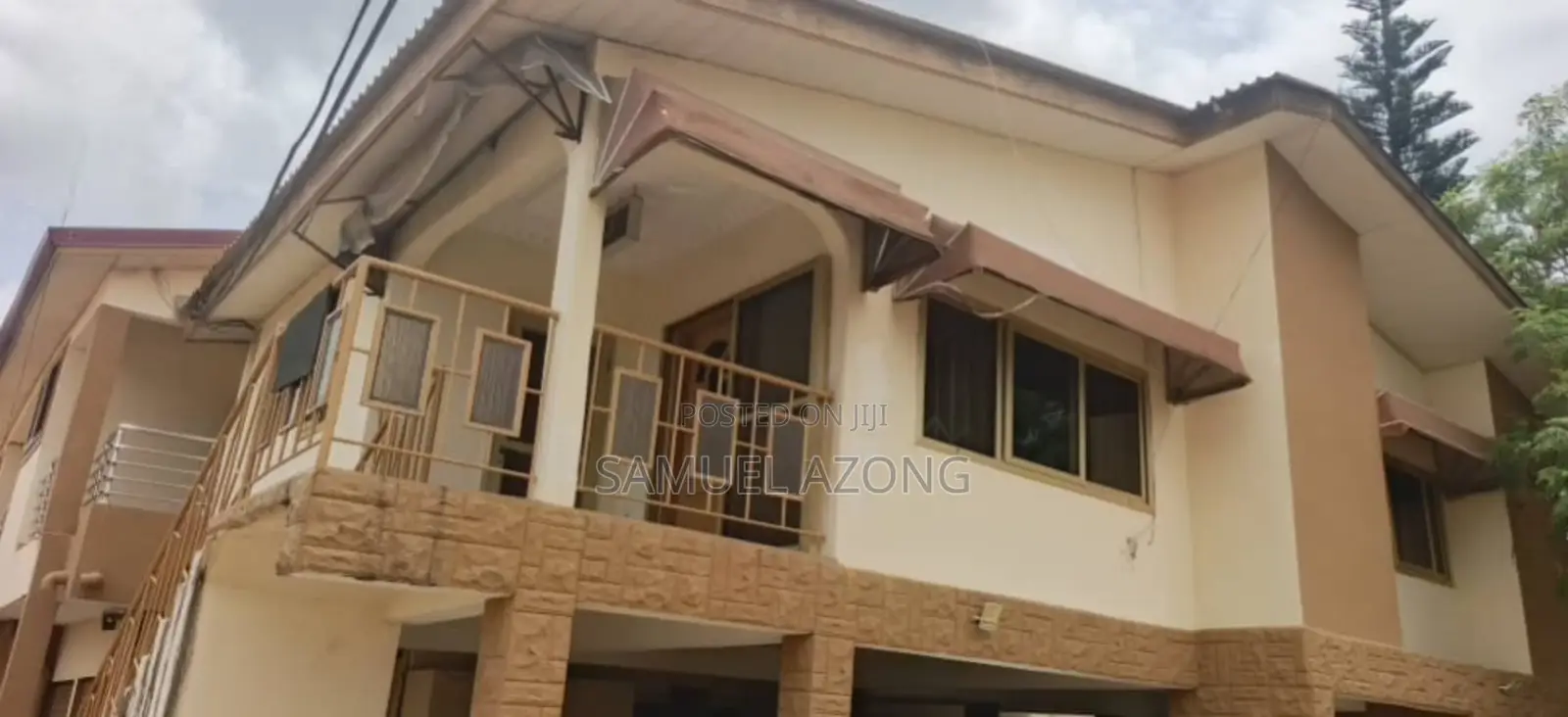 8bdrm House in Dansoman Estate, Round About for sale