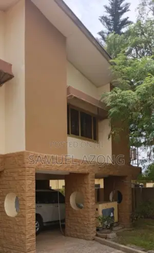 8bdrm House in Dansoman Estate, Round About for sale
