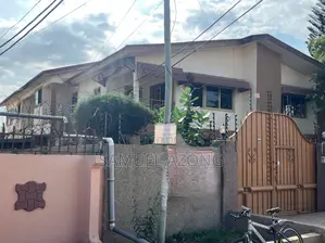 8bdrm House in Dansoman Estate, Round About for sale