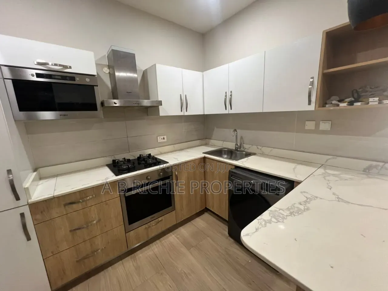 3bdrm Townhouse / Terrace in Tse-Addo, Tseaddo for rent