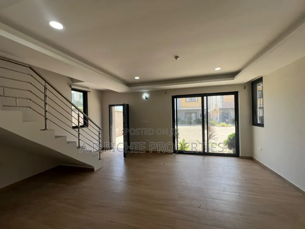 3bdrm Townhouse / Terrace in Tse-Addo, Tseaddo for rent