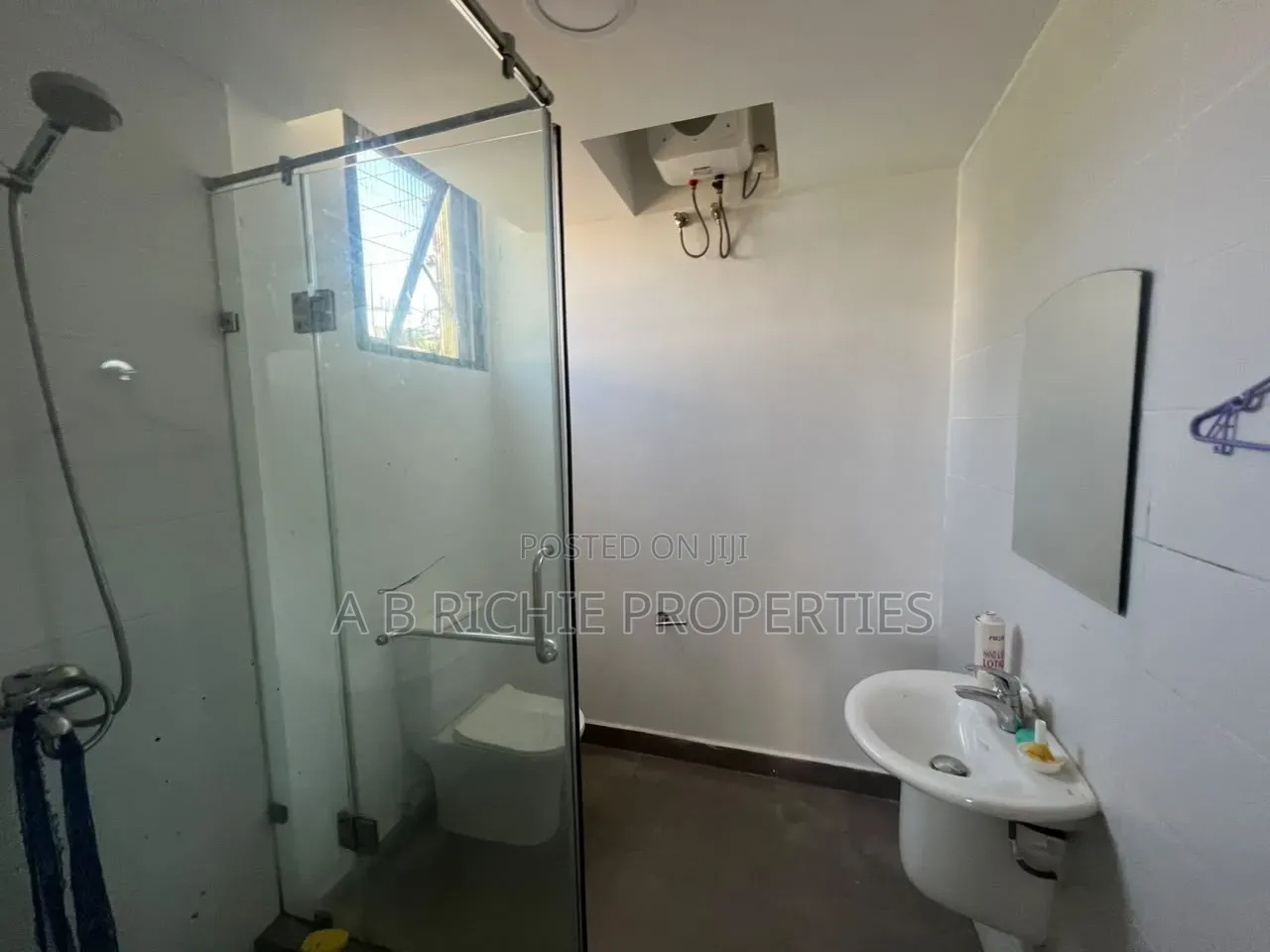 3bdrm Townhouse / Terrace in Tse-Addo, Tseaddo for rent