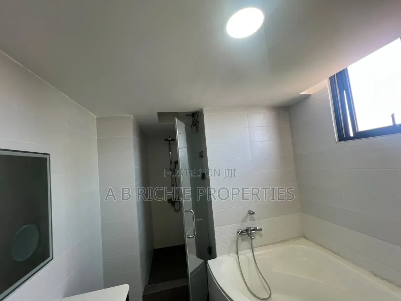 3bdrm Townhouse / Terrace in Tse-Addo, Tseaddo for rent