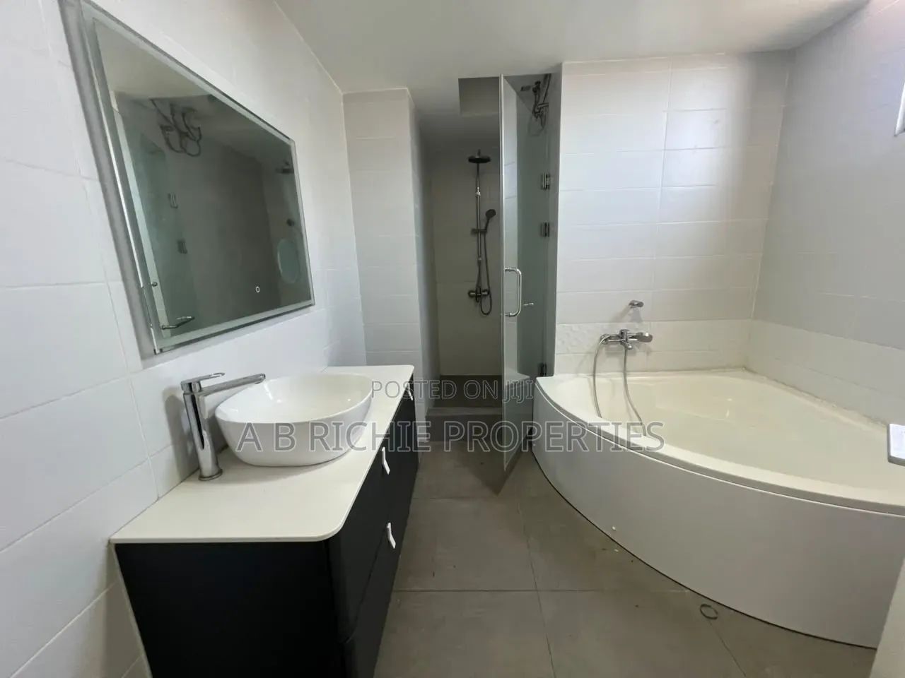 3bdrm Townhouse / Terrace in Tse-Addo, Tseaddo for rent