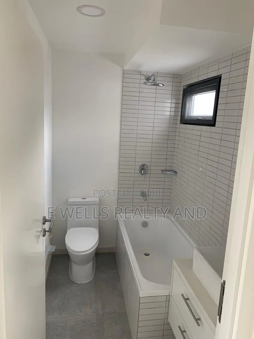 3bdrm Townhouse / Terrace in Ayimensah Park, Accra Metropolitan