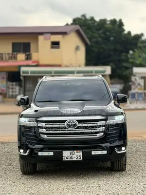 Toyota Land Cruiser 2022 Black