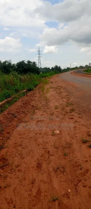 Land for at UHAS Roundabout (Etoé)