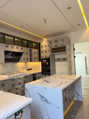 3bdrm House in Lake Side Estate for sale