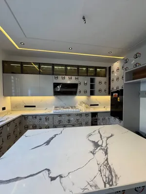 3bdrm House in Lake Side Estate for sale