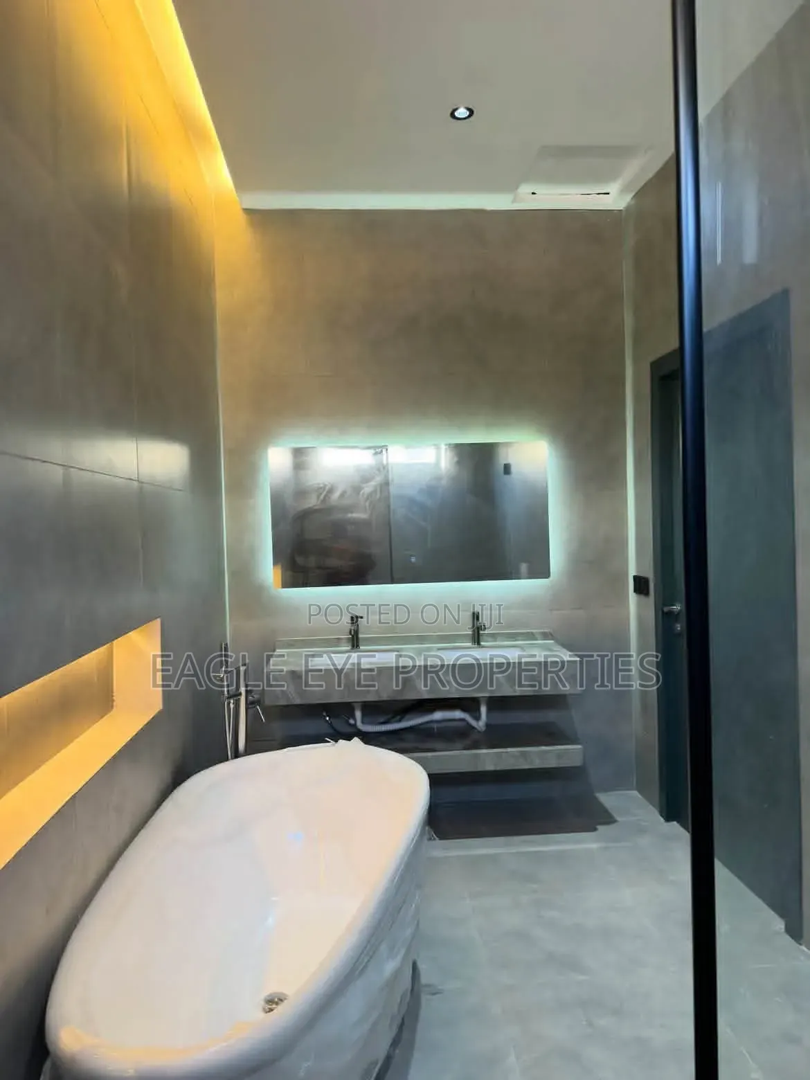 3bdrm House in Lake Side Estate for sale