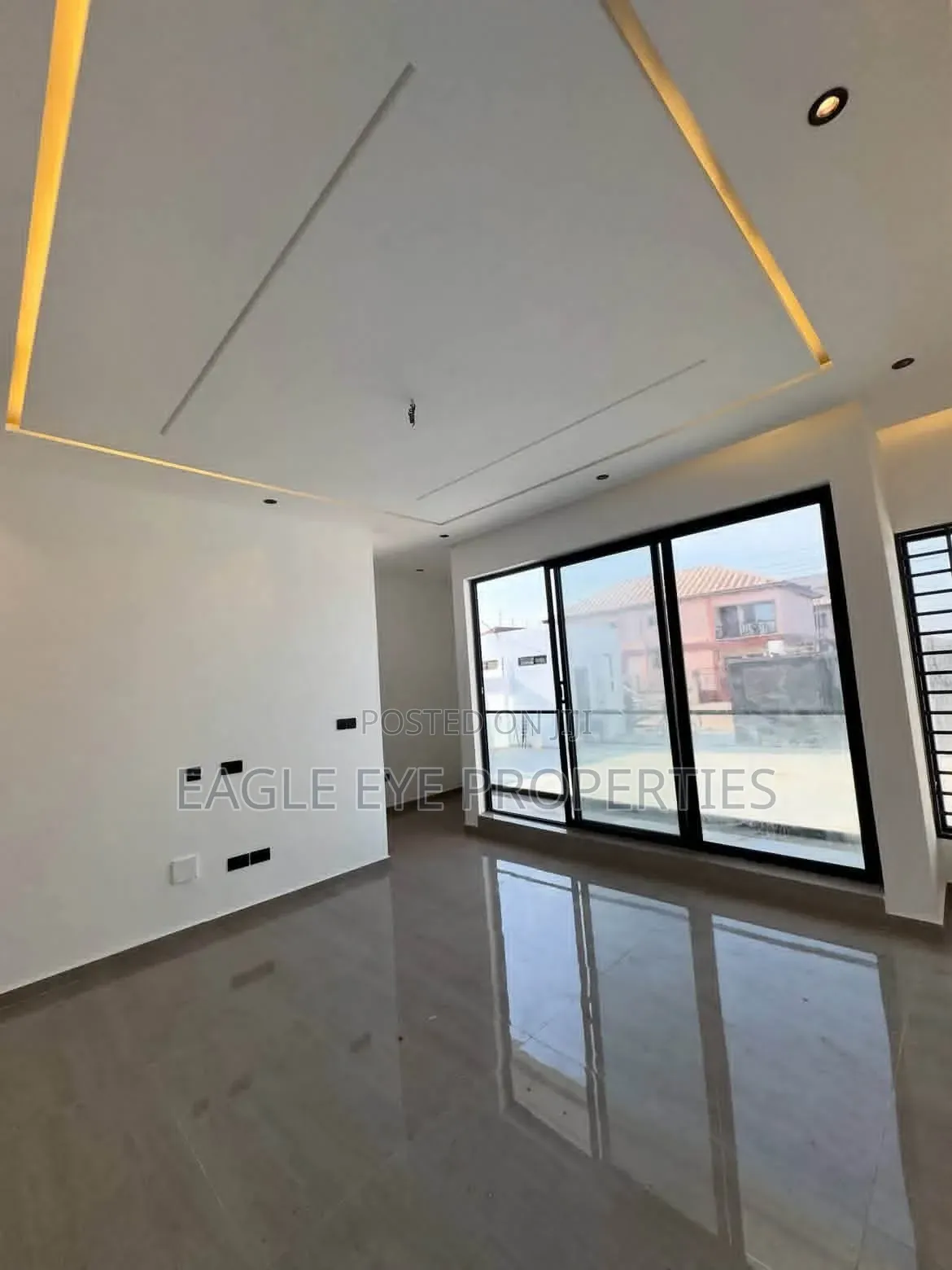 3bdrm House in Lake Side Estate for sale