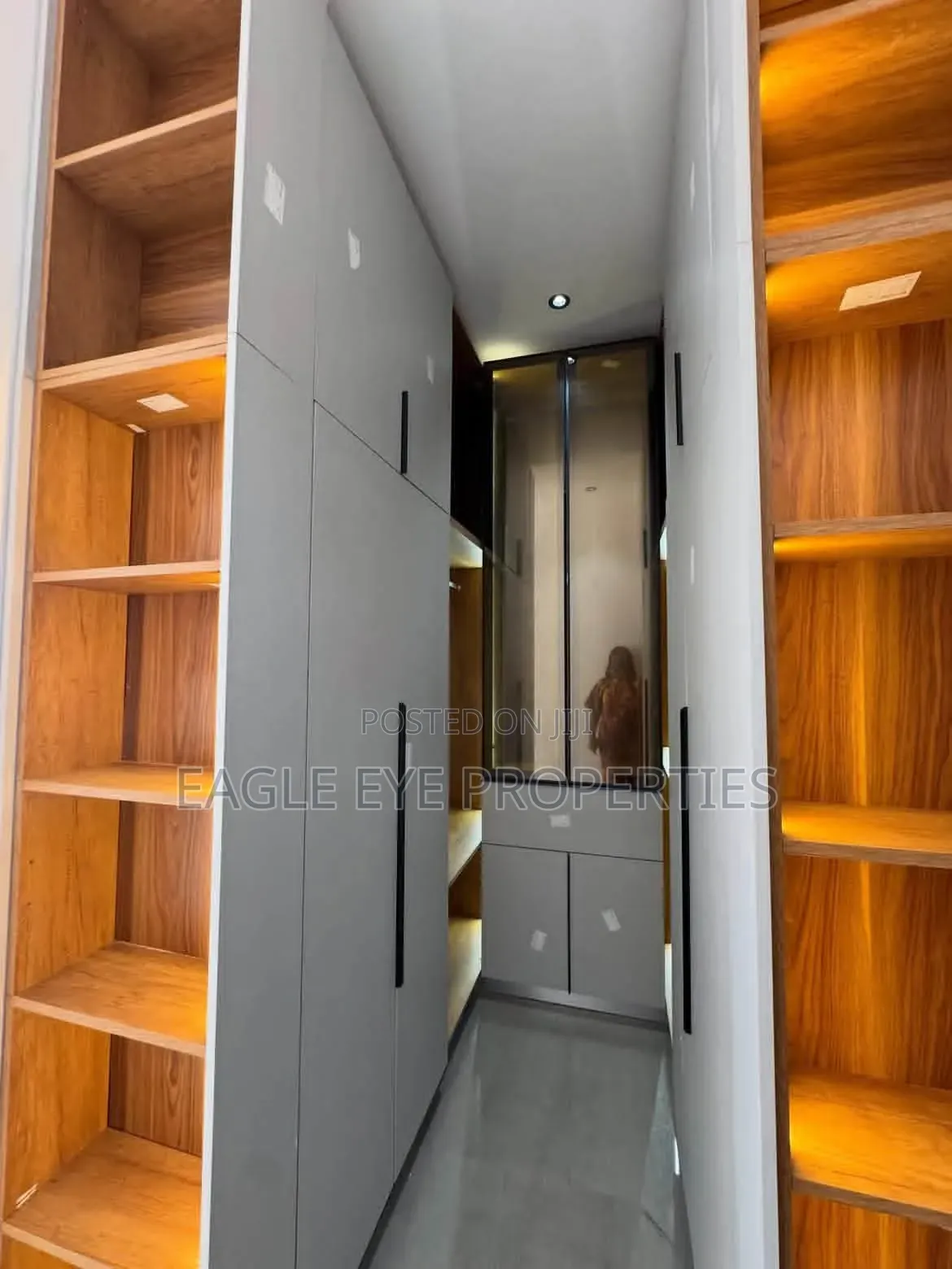 3bdrm House in Lake Side Estate for sale