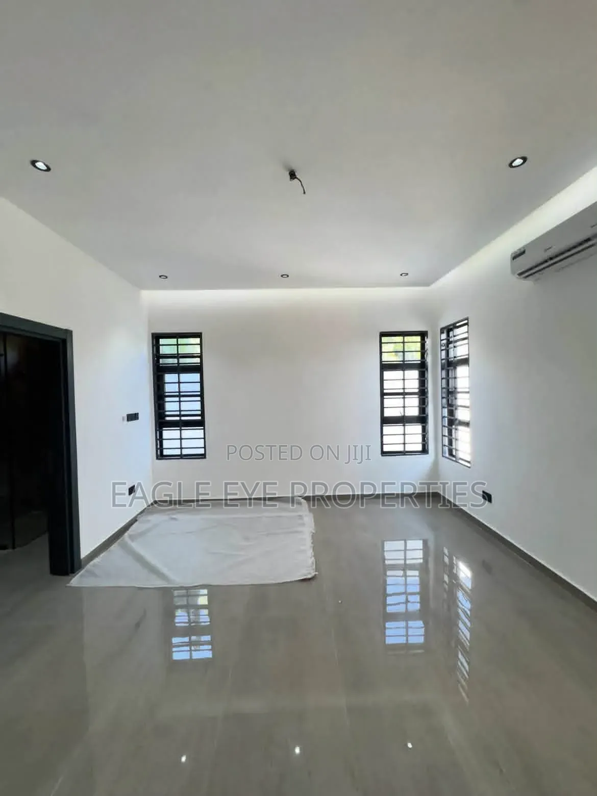 3bdrm House in Lake Side Estate for sale