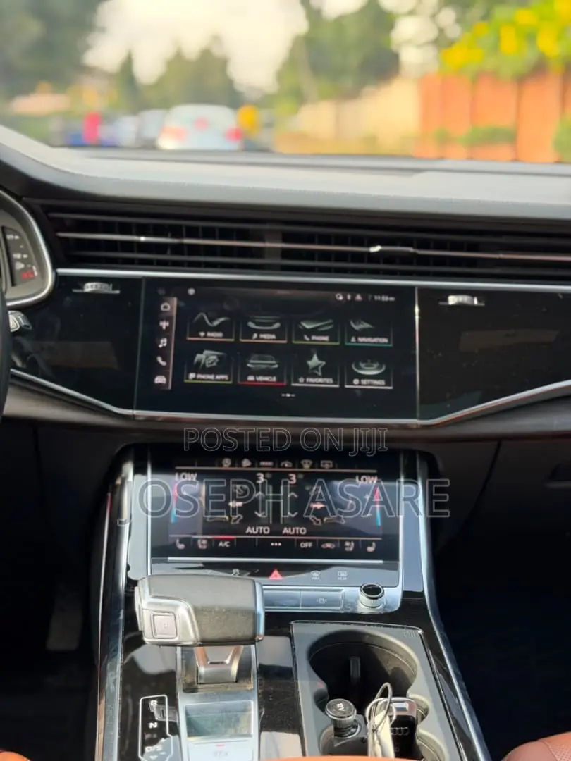 Audi Q8 2022 White