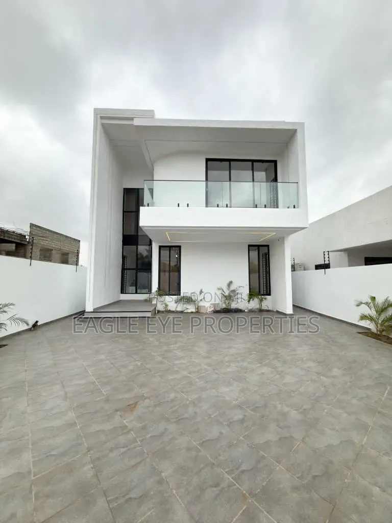 4bdrm House in Lake Side Estate for sale